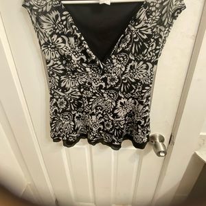 Woman blouse black and white